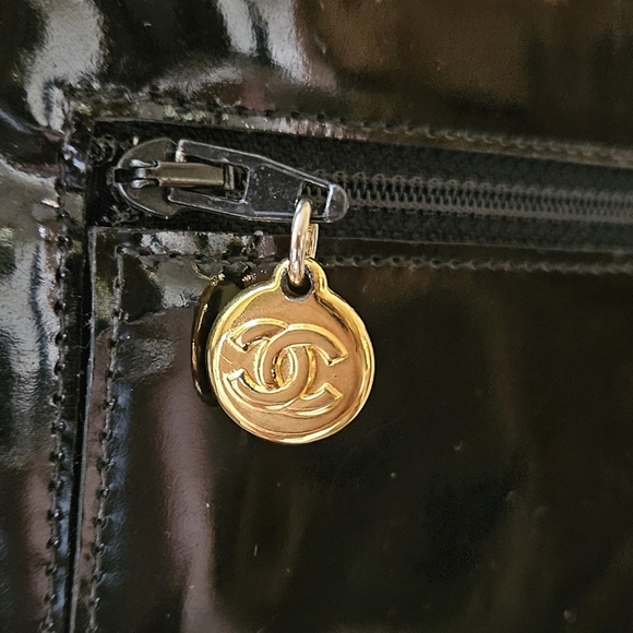 Chanel WOC in Black Patent Leather Vintage in EUC w/COA and dustbag - Picture 13 of 14